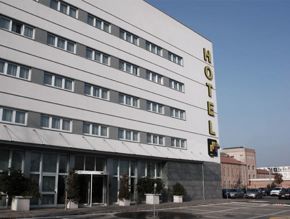 Hotel Capital Ровиго Экстерьер фото